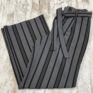 8 // Adrienne Vittadini Black Striped Wide Leg Palazzo Belted Pants